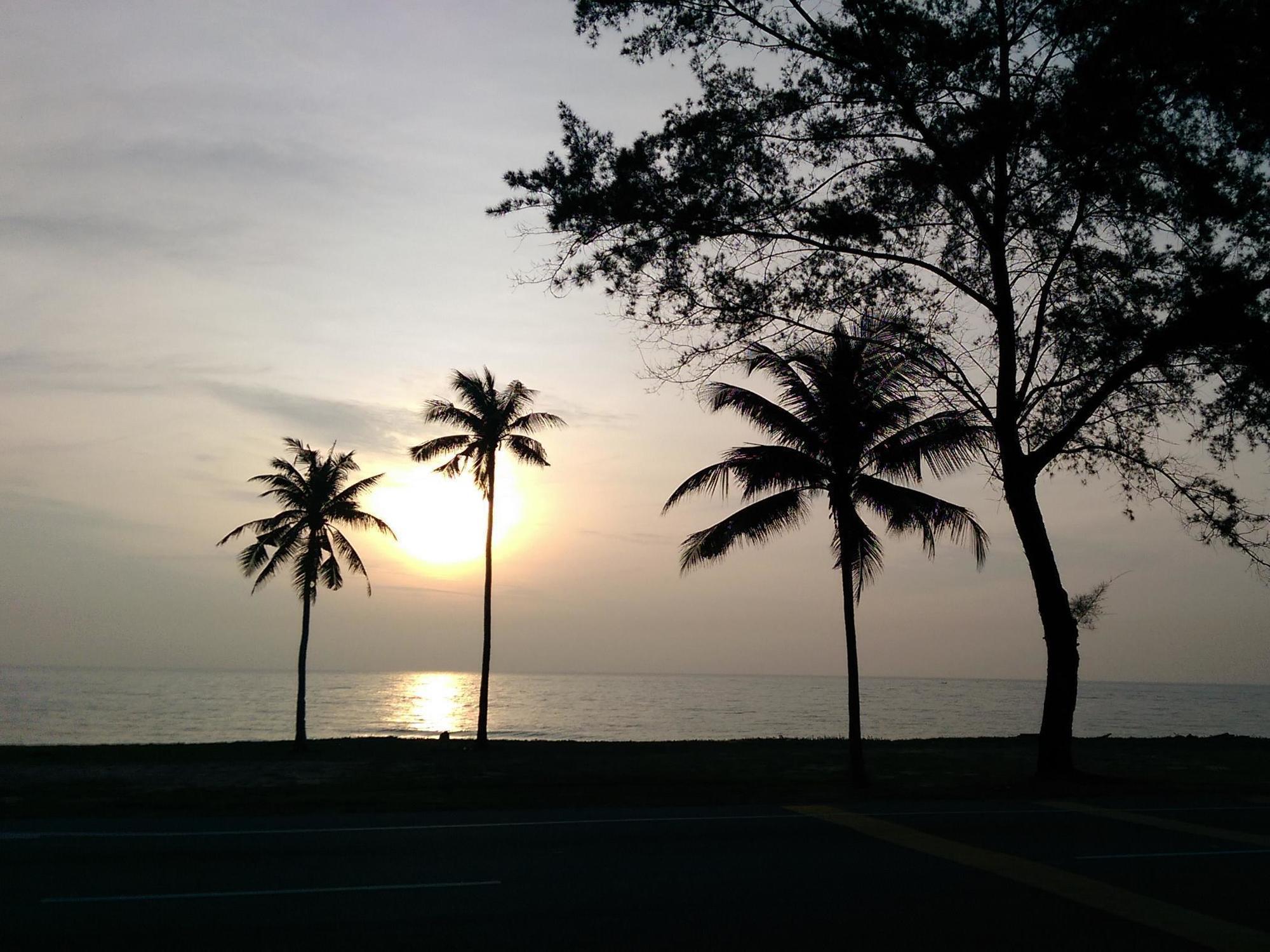 Semarak Beach Inn Dungun Exterior photo