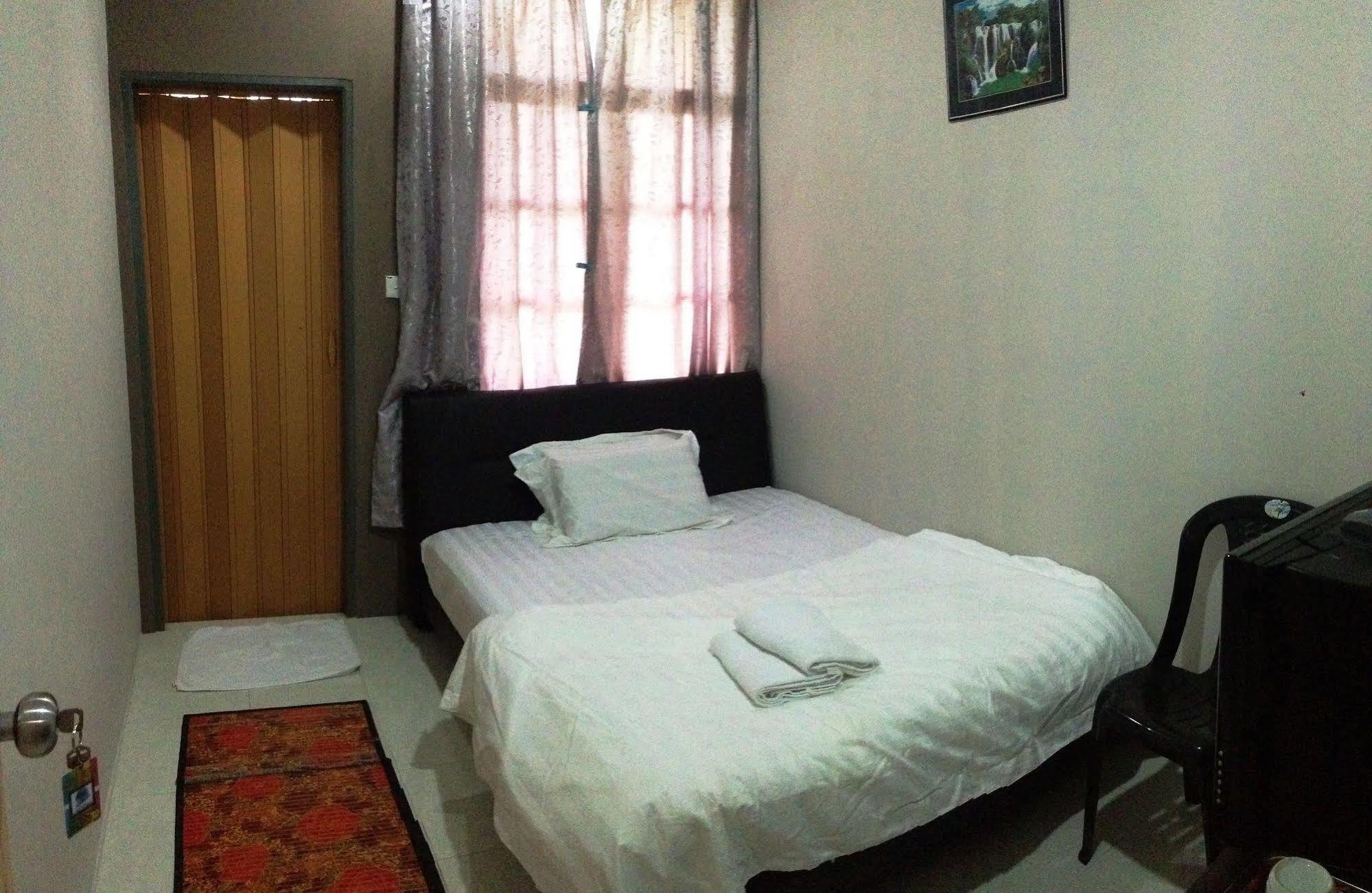 Semarak Beach Inn Dungun Exterior photo