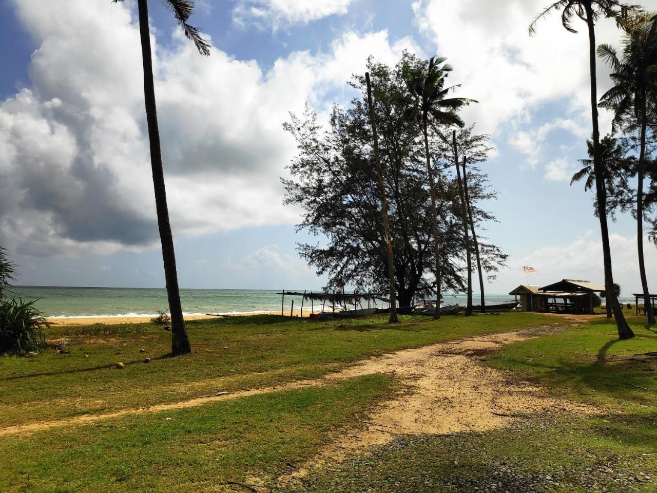Semarak Beach Inn Dungun Exterior photo